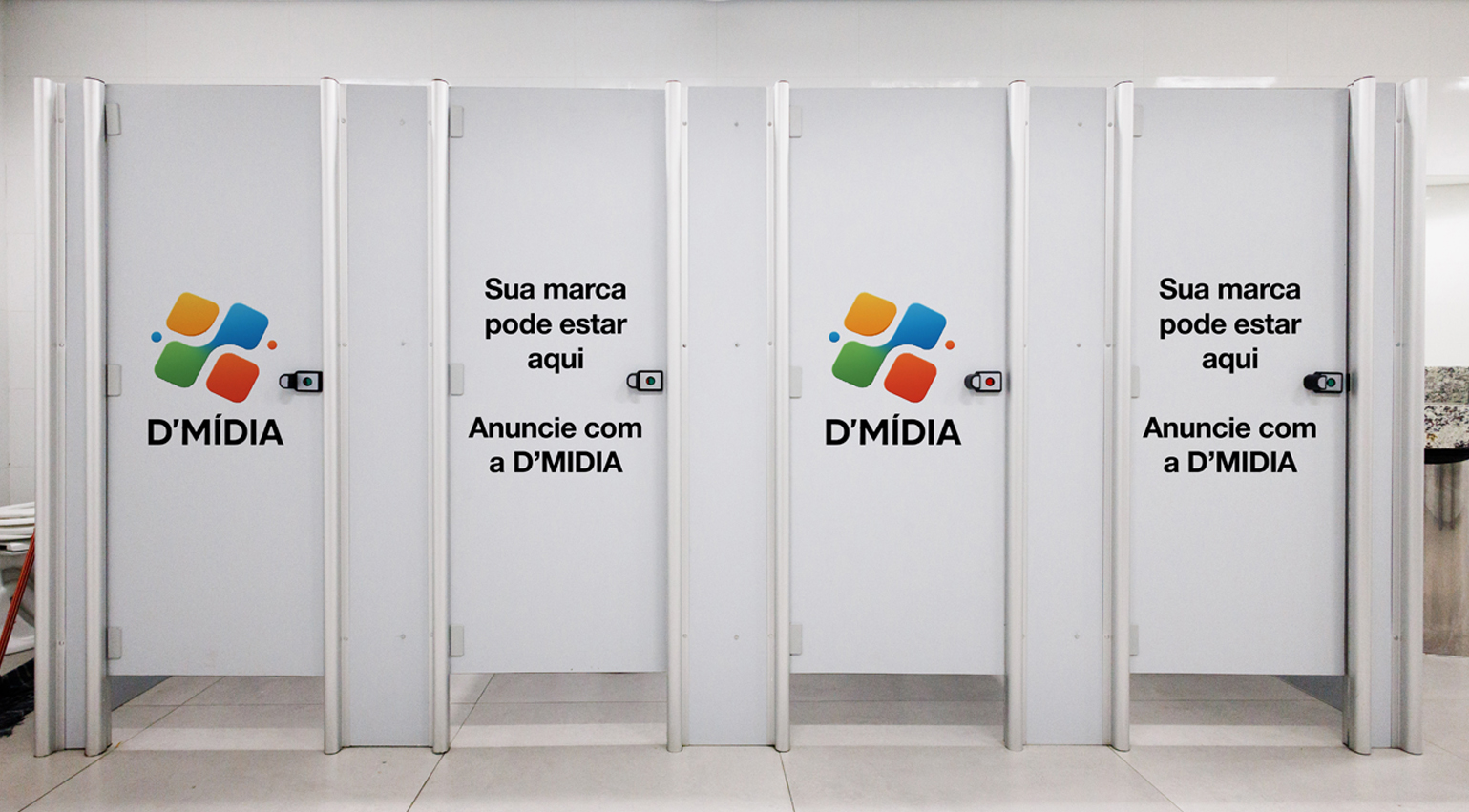 Porta dos Sanitários